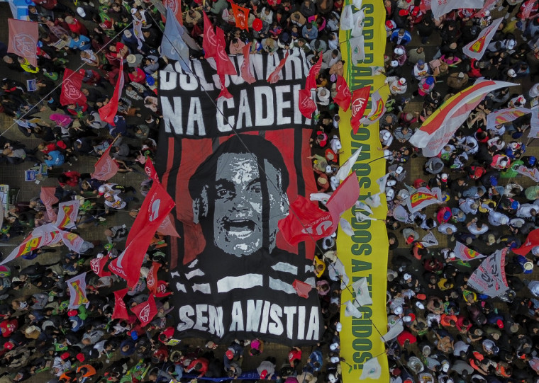 Praça da República recebeu ativistas contra a anistia pelo 8 de janeiro