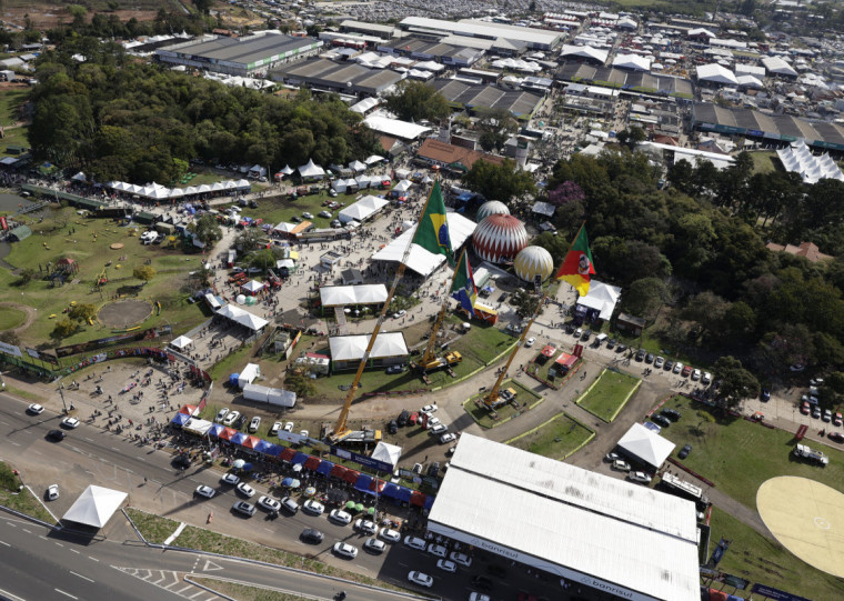 Experiência permite vista aérea do Parque Assis Brasil, em Esteio