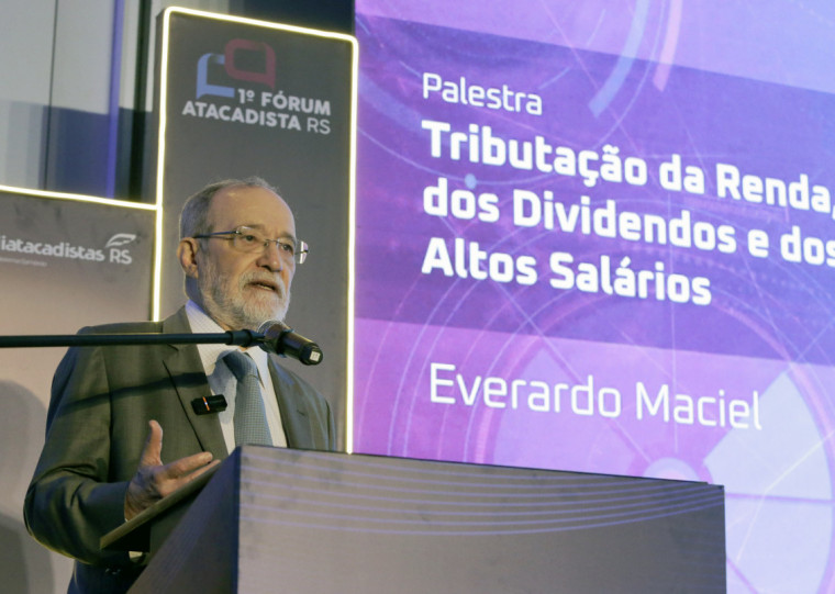 Um dos painelistas do evento, na sede da Fecomércio, Maciel prevê uma crise fiscal no País