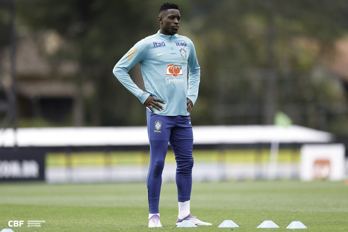 Sem pressão, seleção vai à altitude enfrentar a Bolívia