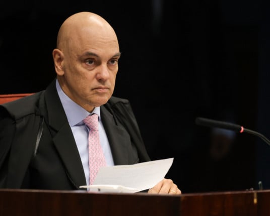 Moraes vota pela condenação do ex-presidente Jair Bolsonaro