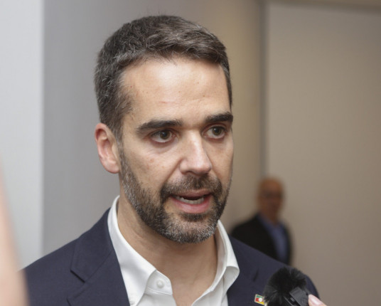 Leite admite que CPI atrapalha, mas mantém previsão de leilões de rodovias