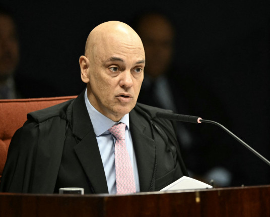 Moraes determina cumprimento de pena de Cid