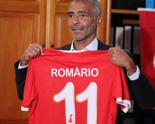Romário admite lacuna na carreira e diz que gostaria de ter jogado no Botafogo