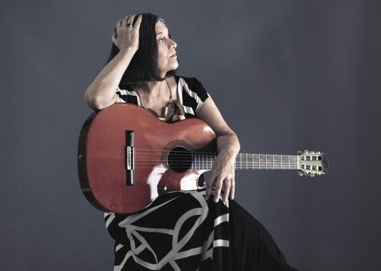 Cantora carioca volta a Capital para dois momentos, uma entrevista-show e um bate-papo sobre Vinícios de Moraes