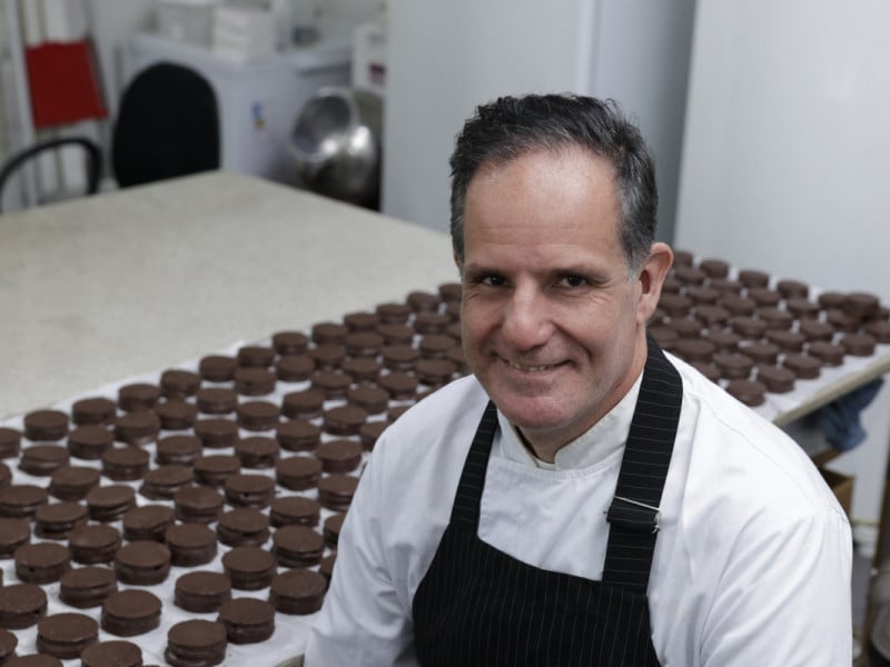 Rafael Russi Campos est&aacute; &agrave; frente da Estrela Dalva, marca de alfajores Foto: T&Acirc;NIA MEINERZ/JC