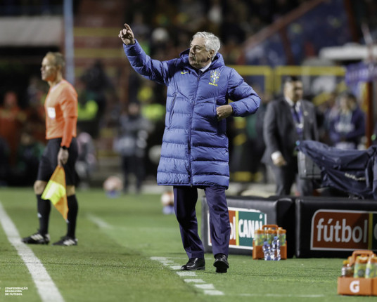 Primeira derrota de Ancelotti marca pior campanha da seleção nas Eliminatórias