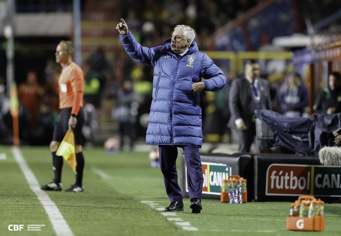 Primeira derrota de Ancelotti marca pior campanha da seleção nas Eliminatórias