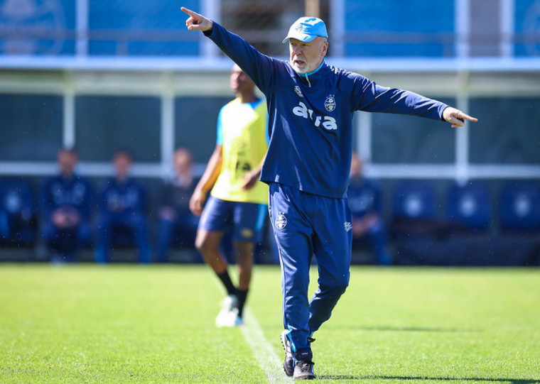 Treino desta quinta-feira teve horário alterado para receber os jogadores que estavam nas seleções