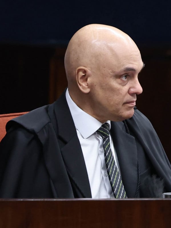 Moraes determina que Brasil inicie trâmites para extradição de Carla Zambelli