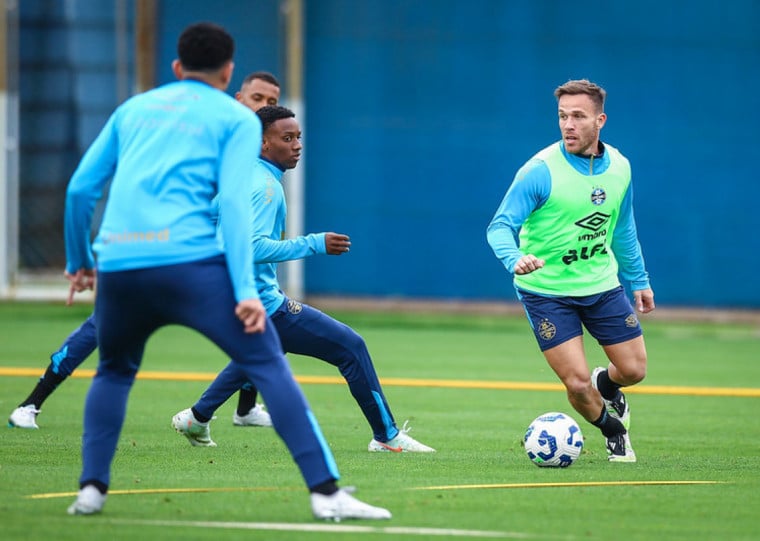 Arthur deve fazer sua estreia neste sábado