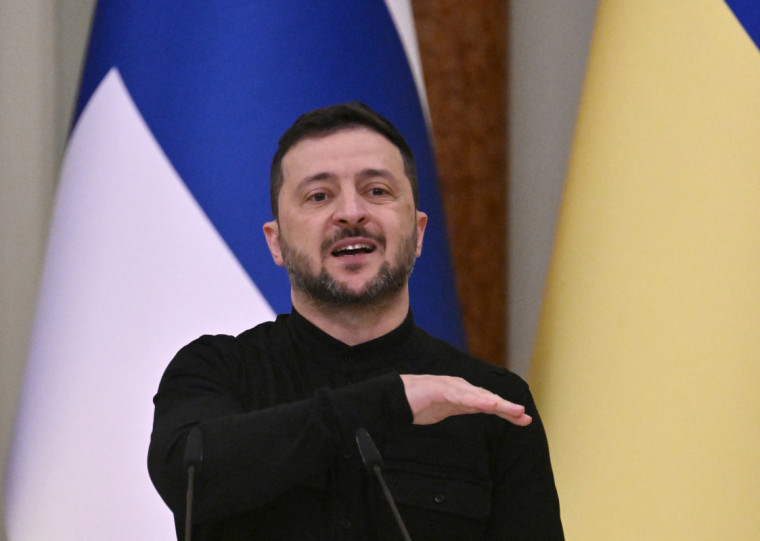 Total de empr&eacute;stimos concedidos pela UE ao pa&iacute;s de Zelesnky atinge &euro; 4 bilh&otilde;es desde o in&iacute;cio do ano