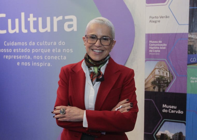 Beatriz Araújo à frente do Banrisul Cultural
Comemoração dos 97 anos do Banrisul