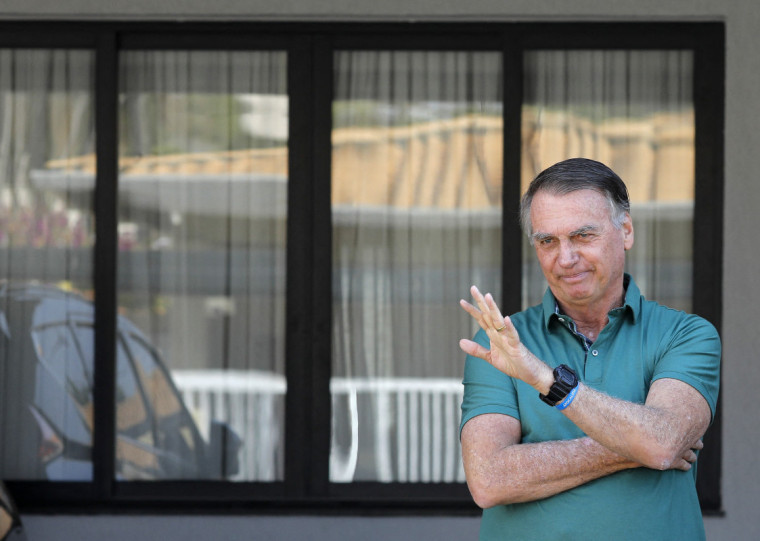 Bolsonaro seguirá em prisão domiciliar até o início da execução penal
