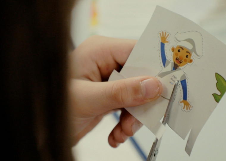 Atividades educativas são realizadas com as crianças