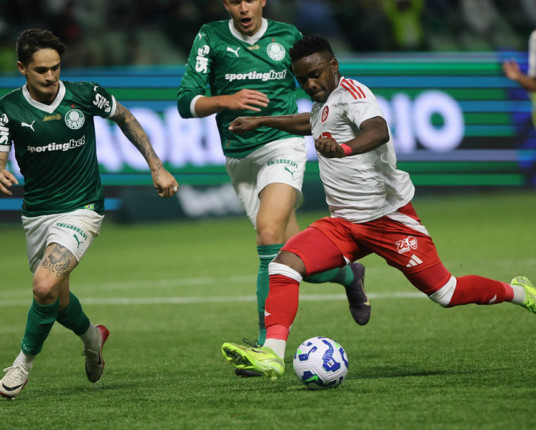 Em noite inspirada de Vitor Roque, Inter é goleado pelo Palmeiras em São Paulo