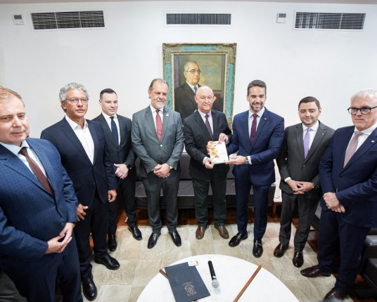 Após 4 anos com superávit, Piratini projeta déficit de R$ 3,8 bilhões em 2026