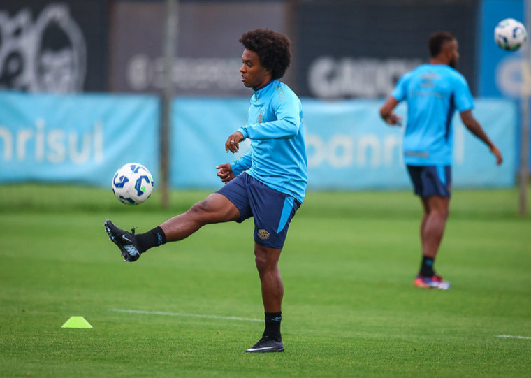 Willian, esperança tricolor, poderá fazer sua estreia no domingo