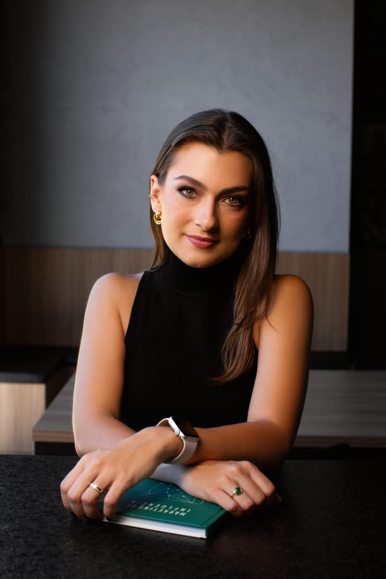 Renata Arteiro &eacute; jornalista e especialista em comunica&ccedil;&atilde;o estrat&eacute;gica Foto: Let&iacute;cia Wolf/Divulga&ccedil;&atilde;o/JC