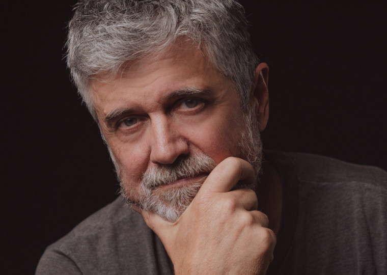 Acompanhado da banda Todomundu, Paulo Mello estará no Ocidente