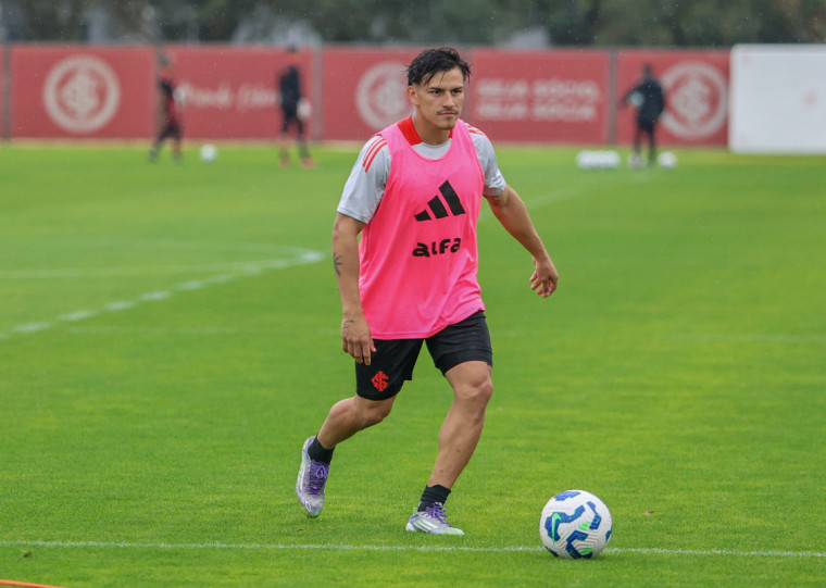 Bernabei retorna ao time titular após cumprir suspensão por cartão