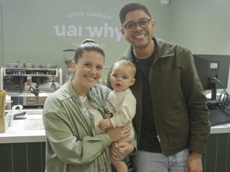 Propriet&aacute;rios do caf&eacute; Uai Why, que se preparam para abrir unidade no Moinhos de Vento Foto: EVANDRO OLIVEIRA/JC