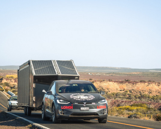 Carro movido a energia solar será apresentado em Porto Alegre
