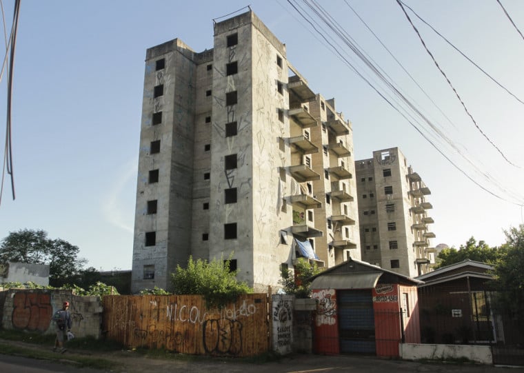 A partir de denúncias dos cidadãos ou da avaliação da própria prefeitura da Capital, será feito o cadastro dos imóveis