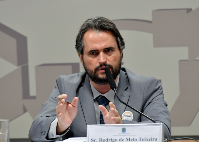 Ele é suspeito de negociar direitos minerários com uma organização criminosa que atuava em Minas Gerais