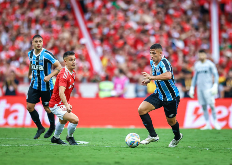 Sob pressão, Roger e Mano podem perder o cargo em caso de derrota