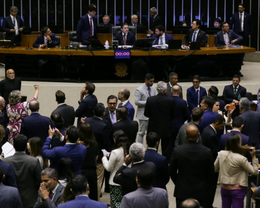 STF deve manter número de deputados para evitar decidir entre Congresso e governo