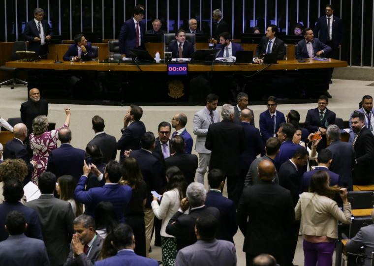 Resultado parcial é de 2 a 0 pela manutenção do número de 513 deputados para as eleições de 2026