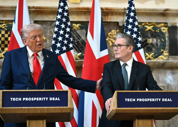 Visita é parte de um esforço britânico para estreitar relações com Trump