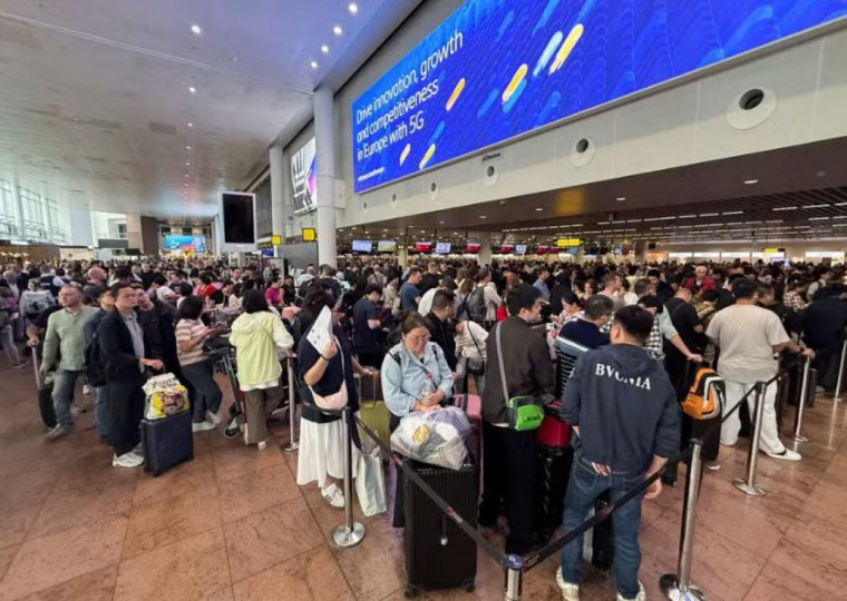 Segundo um porta-voz da Comissão Europeia, a origem do incidente ainda está sob investigação