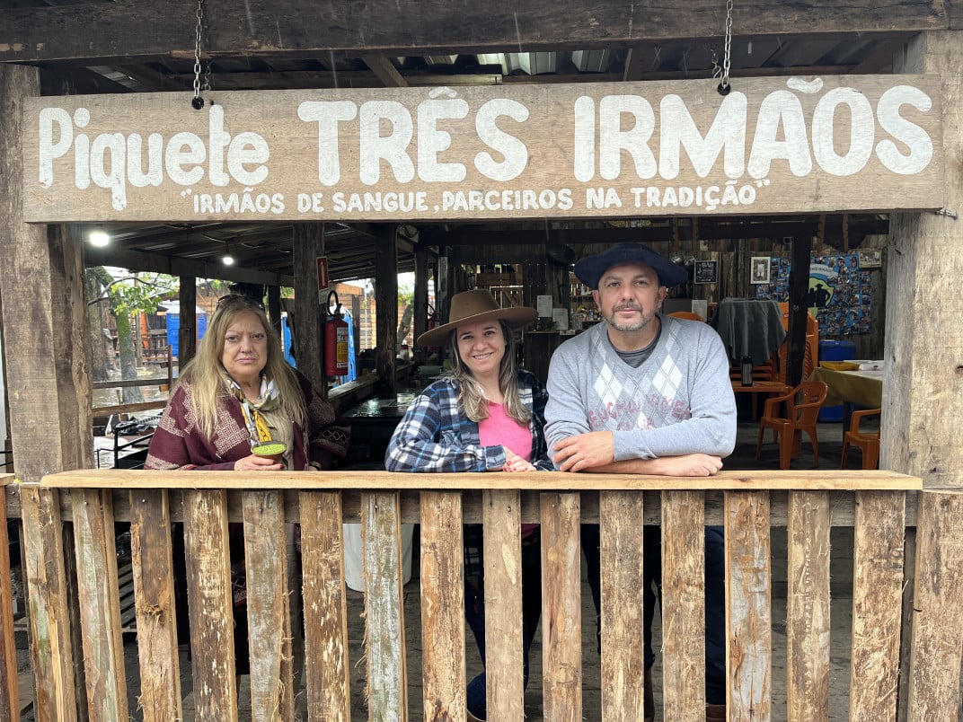 H&aacute; quatro anos no Acampamento, o piquete Tr&ecirc;s Irm&atilde;os &eacute; busca fomentar a tradi&ccedil;&atilde;o ga&uacute;cha entre amigos e familiares | JAMIL AIQUEL/ESPECIAL/JC
