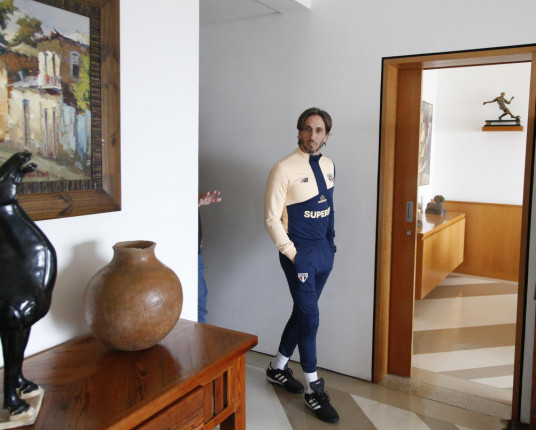 Após saída de Roger, Inter busca estrangeiro com experiência no País