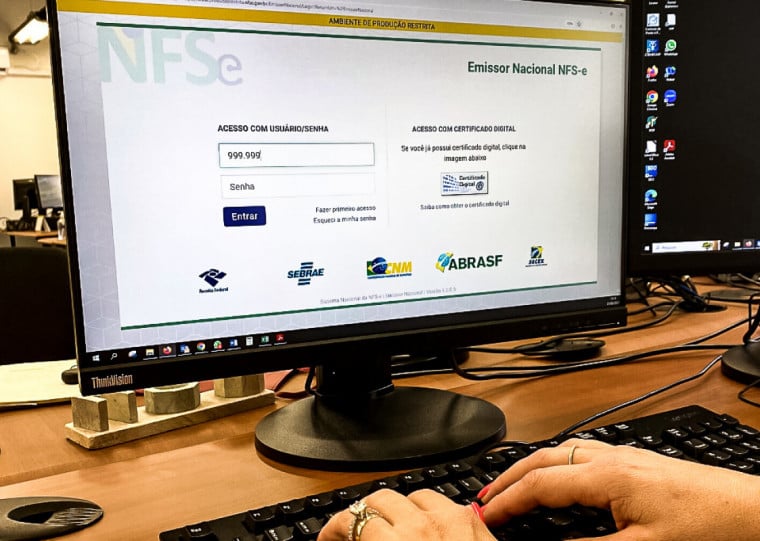 Porto Alegre, RS, 21/03/2023 - Porto Alegre adere ao padrão nacional da Nota Fiscal de Serviços eletrônica (NFS-e). Foto: Giulia Veit / SMF / PMPA.
