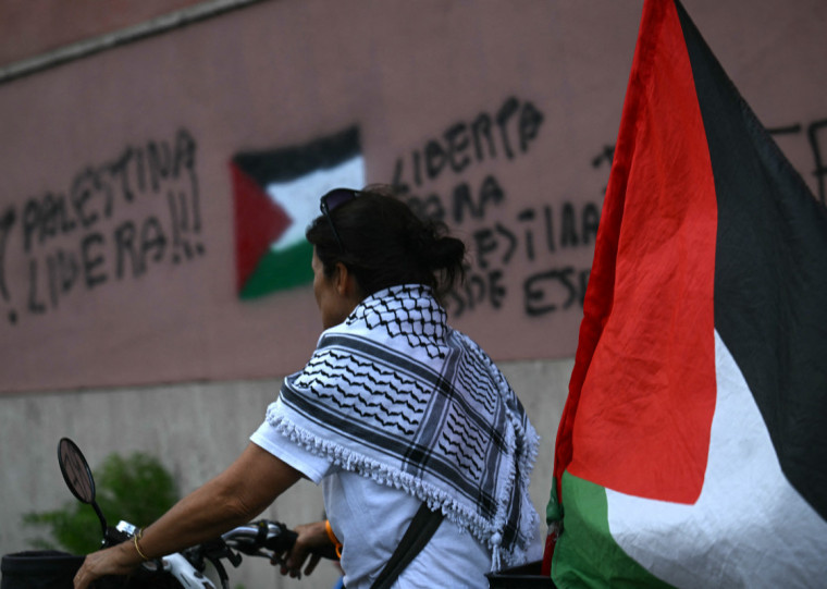 Um dos maiores protestos do país aconteceu em Roma, onde cerca de 50 mil pessoas foram às ruas, sem registro de confrontos e incidentes