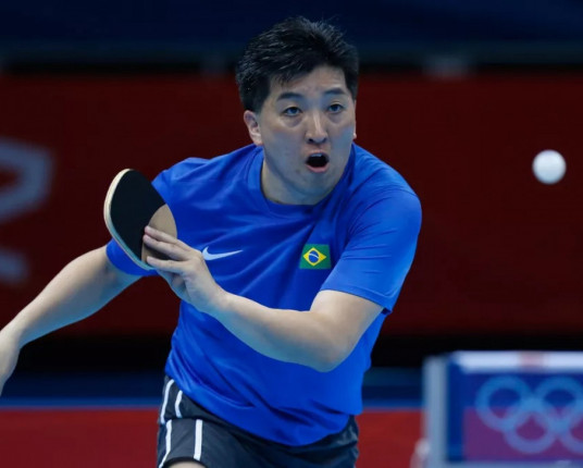 Ídolo do tênis de mesa, Hugo Hoyama está internado após cirurgia no coração