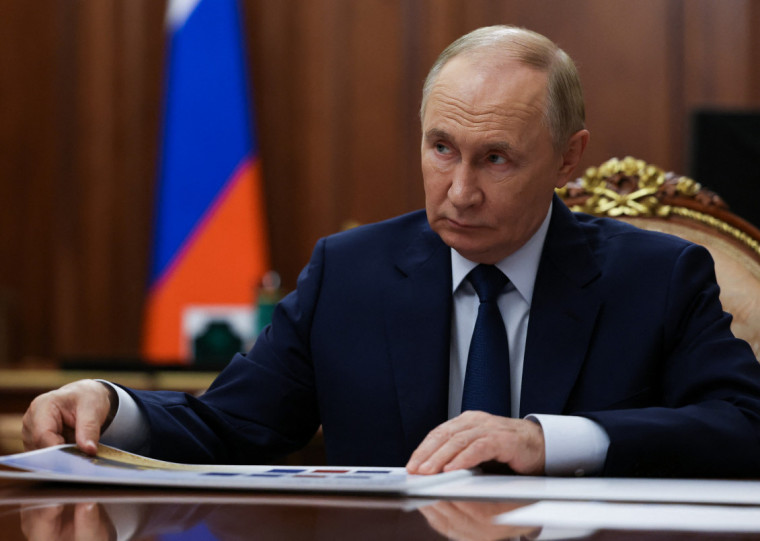 Em relação ao conflito com a Ucrânia, o líder russo responsabilizou diretamente a União Europeia