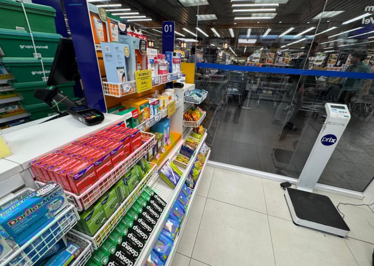 Projeto prev&ecirc; farm&aacute;cias dentro do supermercado e n&atilde;o apenas como &eacute; hoje na parte externa