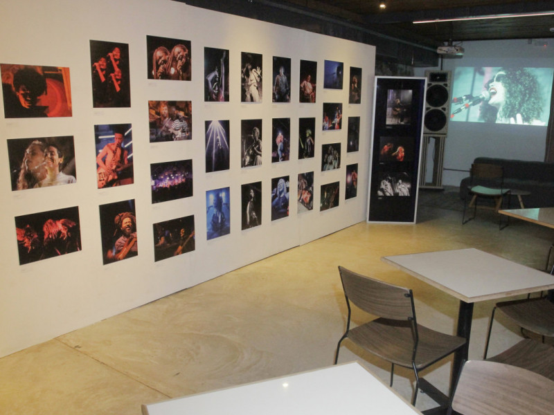 Público poderá revisitar, em 32 imagens, seis anos de registros de apresentações icônicas que marcaram o antigo palco do Agulha | EVANDRO OLIVEIRA/JC