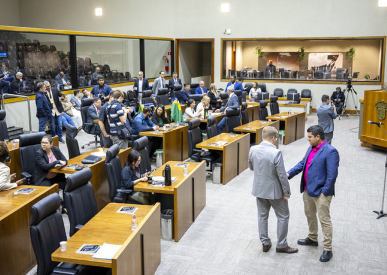 Projeto foi aprovado com 22 votos favoráveis e 11 contrários