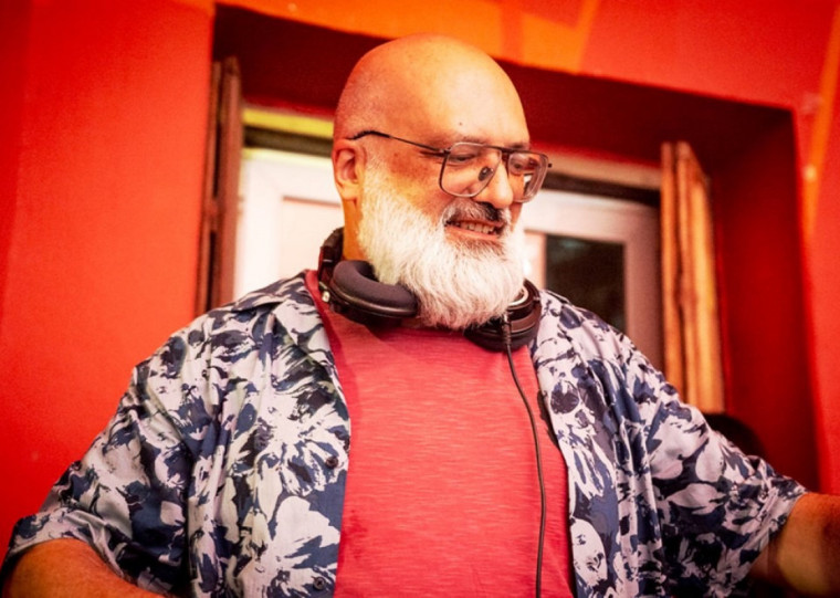 Balada propõe um passeio musical das pistas dos anos 1970 até hoje, com participação do DJ Marcélo Ferla