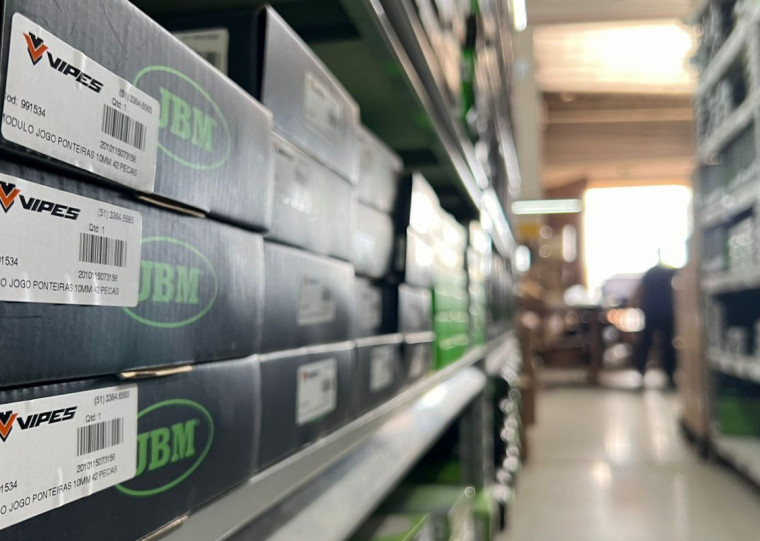 Com mais de 20 anos de atuação, a Vipes do Brasil conta, hoje, com uma carteira de 40 mil clientes e um portfólio composto por mais de oito mil produtos de marca própria