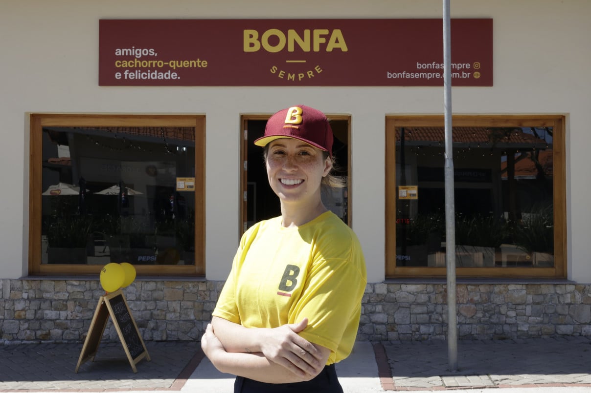 Francini Magalh&atilde;es &eacute; o nome &agrave; frente do Cachorro do Bonfa, marca que opera em Porto Alegre | T&Acirc;NIA MEINERZ/JC