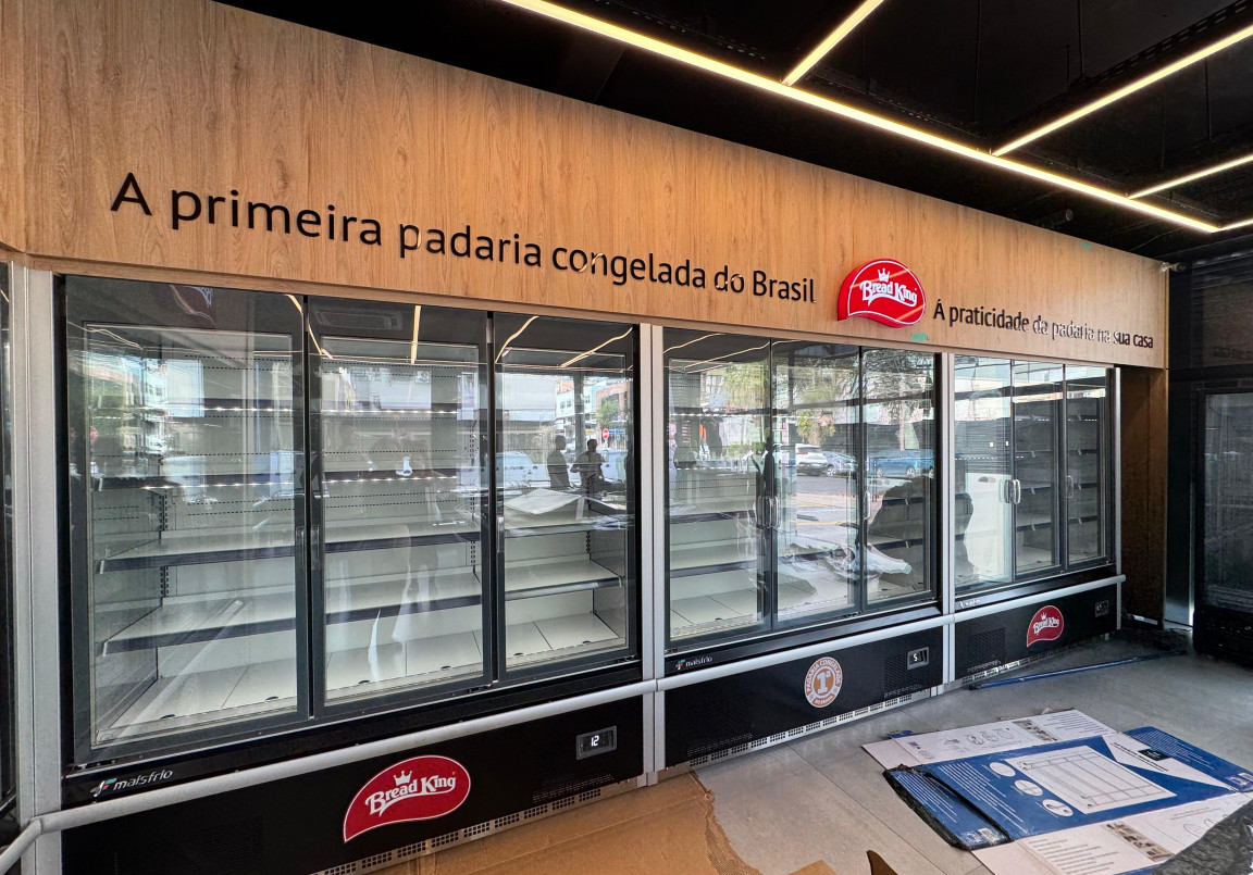 Produtos ficam em freezers para consumidores escolherem e preparem em casa  | PATRÍCIA COMUNELLO/ESPECIAL/JC