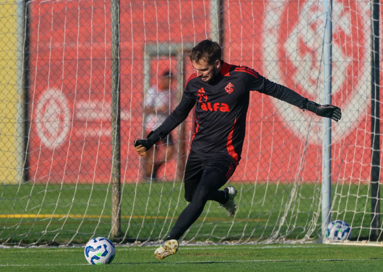 Com dúvidas sobre Rochet, Anthoni deve seguir na titularidade da meta colorada