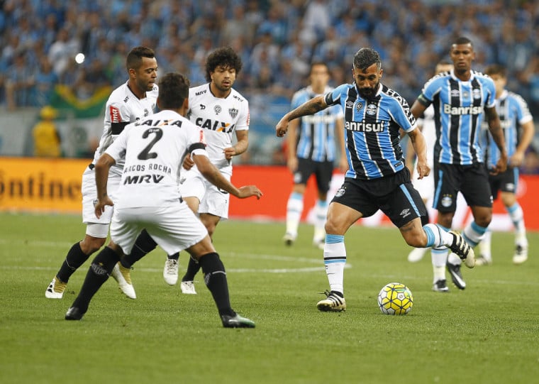 Meia atuou na final da Copa do Brasil de 2016, quando se sagrou campeão