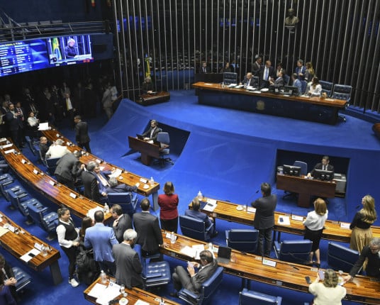 Alcolumbre: Projeto do IR será primeiro item da pauta de hoje no plenário